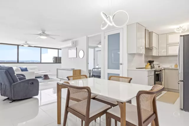Cond. Mar De Isla Verde, Apartamento En Carolina venta en Carolina, PR