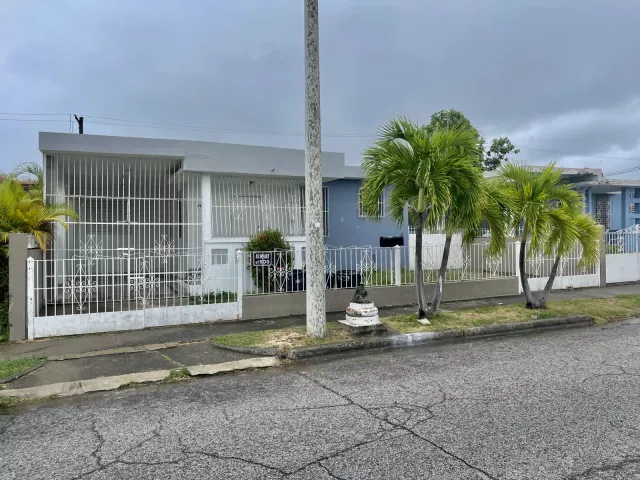 Extensión  Mariani Calle Dr. Manuel Zeno Gandía venta en Ponce, PR