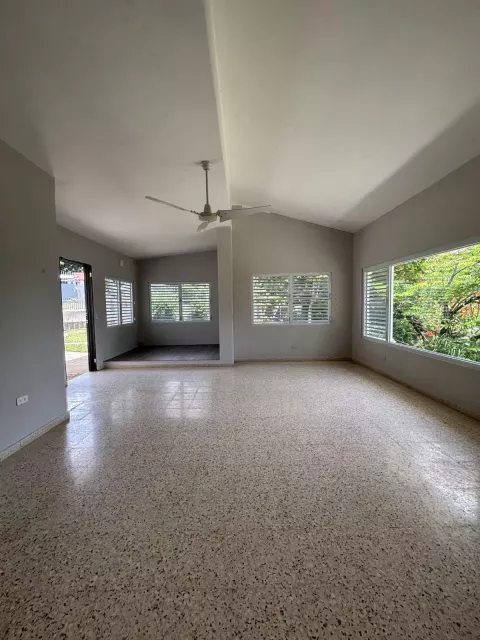 URB. LA ESMERALDA alquiler en Caguas, PR