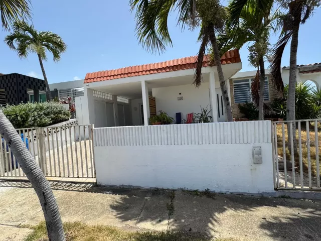 HATILLO URB MAR AZUL venta en Hatillo, PR