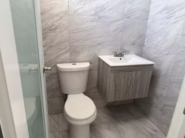 Urb Levittown Lakes, Local Comercial en Toa Baja venta en Toa Baja, PR