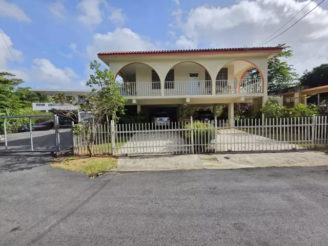 Bo. Mucarabones, Casa en Toa Alta venta en Toa Alta, PR