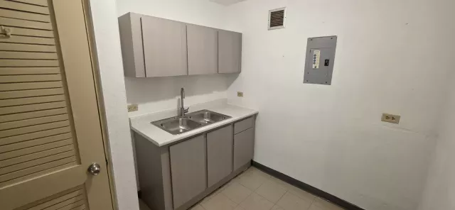 Cond Torres De Cervantes alquiler en San Juan, PR