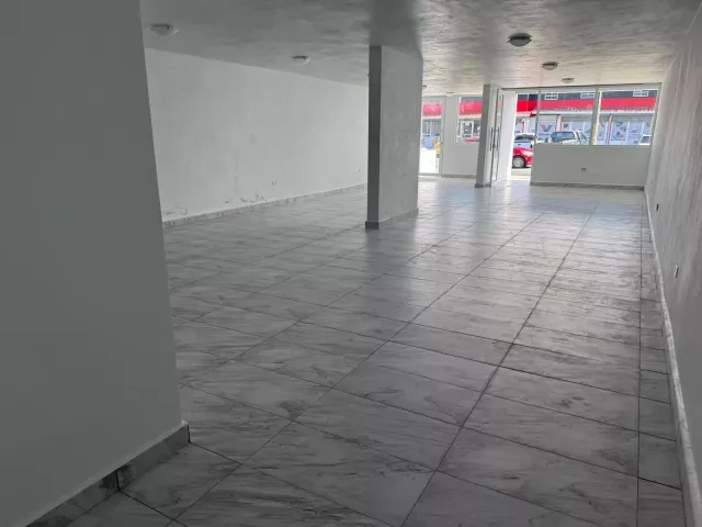 Urb Levittown Lakes, Local Comercial en Toa Baja venta en Toa Baja, PR