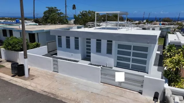 Urb. Costa Brava, Casa en Isabela venta en Isabela, PR