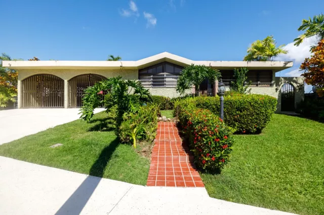 Urb. Alturas De Torrimar, Casa en Guaynabo venta en Guaynabo, PR