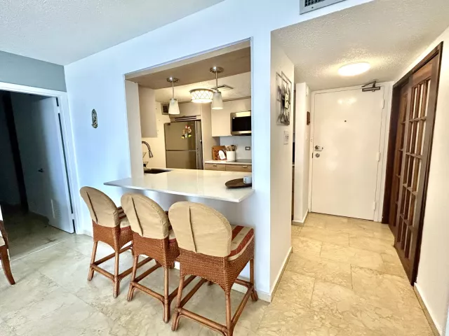 Cond. Coral Beach, Apartamento En Carolina alquiler en Isla Verde, PR