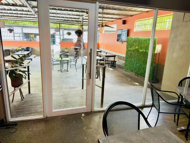 Bo. Ceiba Norte, Llave Comercial en Juncos venta en Juncos, PR