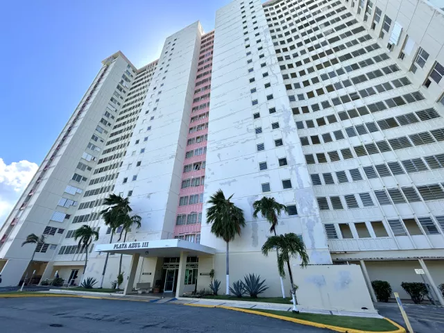 Condo Playa Azul venta en Luquillo, PR