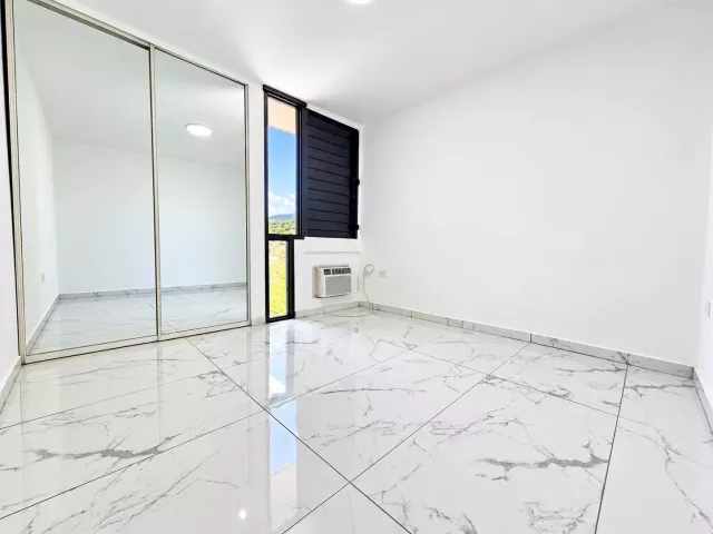 Cond. Las Torres Navel / Tienes que Verlo alquiler en Yauco, PR
