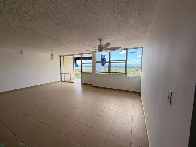 Condo Mundo Feliz alquiler en Carolina, PR