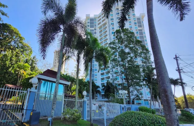 Condo Regency Park alquiler en Guaynabo, PR