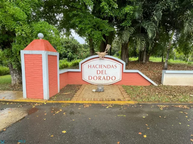 Urb. Hacienda Del Dorado en Toa Alta, PR