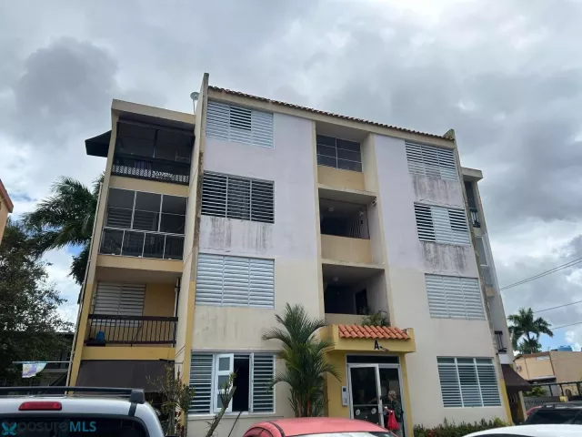 Condo Villas De Castro Gardens venta en Caguas, PR