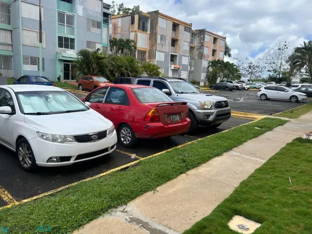 Condo Villas De Castro Gardens venta en Caguas, PR
