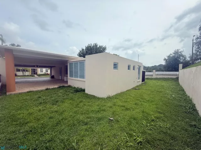Urb. Paseo Los Robles alquiler en Mayaguez, PR