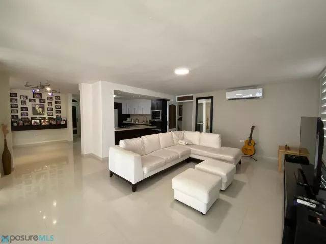 Urb. Los Campos De Montehiedra venta en San Juan, PR