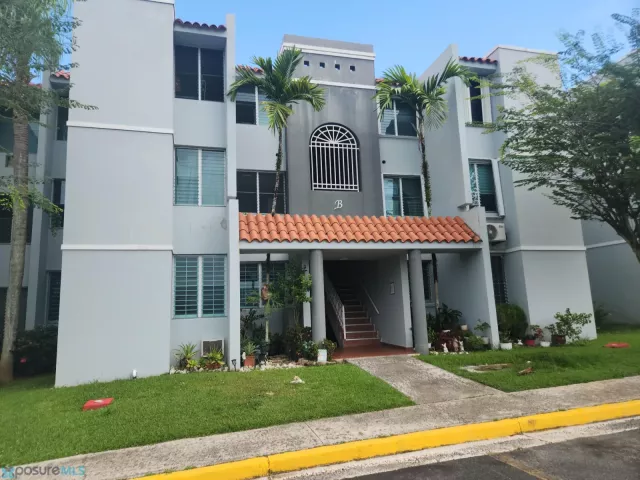 Condo Patios Sevillanos venta en Trujillo Alto, PR