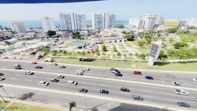 Condo Mundo Feliz venta en Carolina, PR