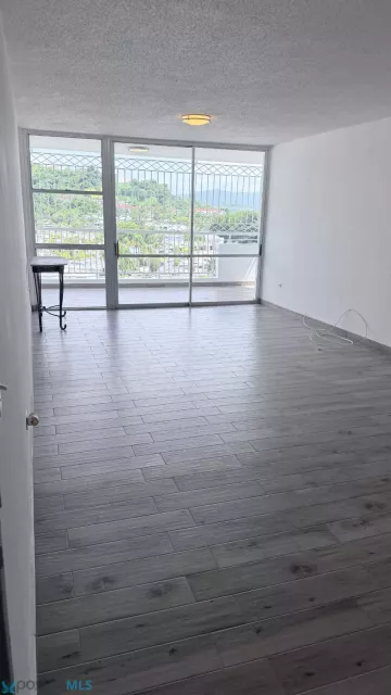 Condo Torrimar Plaza alquiler en Guaynabo, PR