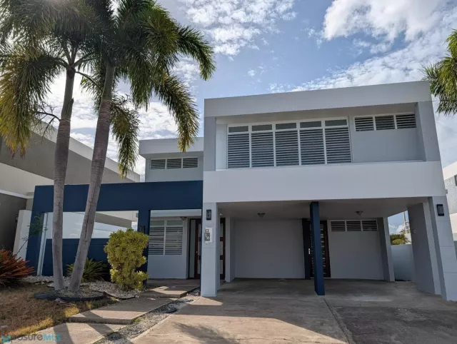 Urb. Parques De Jacaranda en Santa Isabel, PR