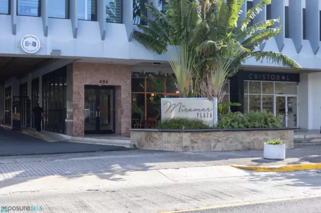 Condo Miramar Plaza venta en San Juan, PR