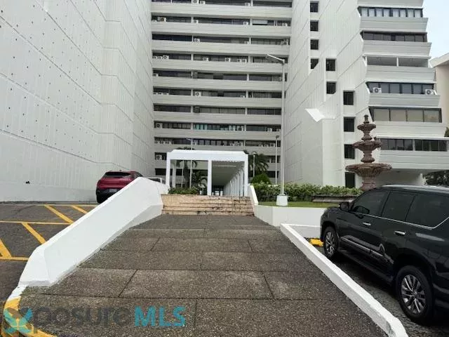 Condo Mar De Isla Verde venta en Carolina, PR