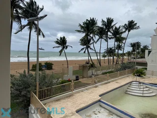 Condo Mar De Isla Verde venta en Carolina, PR