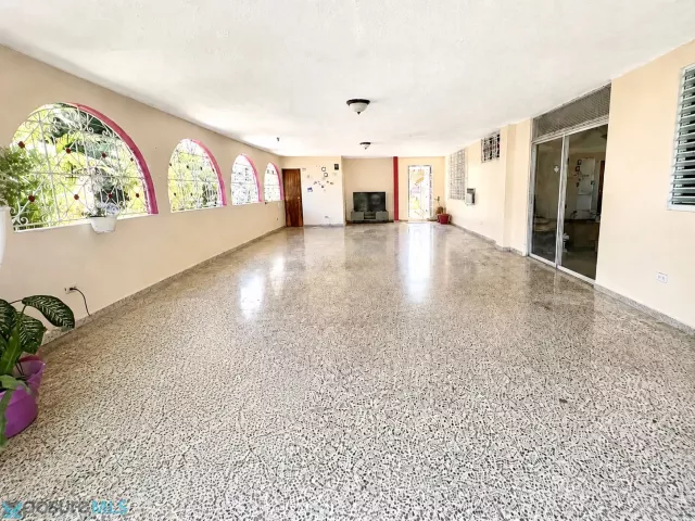 Urb. Montecarlo venta en San Juan, PR
