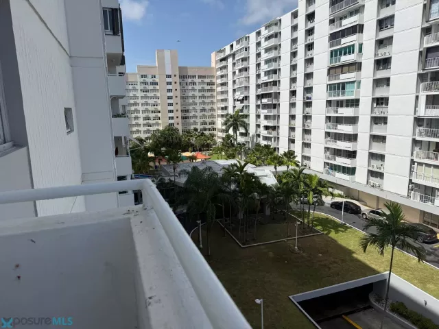 Condo Los Pinos venta en Carolina, PR