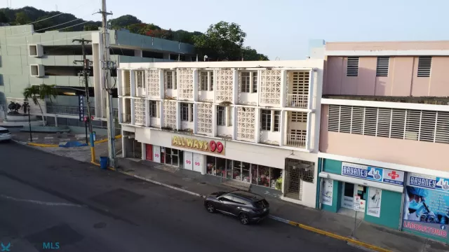 Barrio Pueblo venta en Aguadilla, PR
