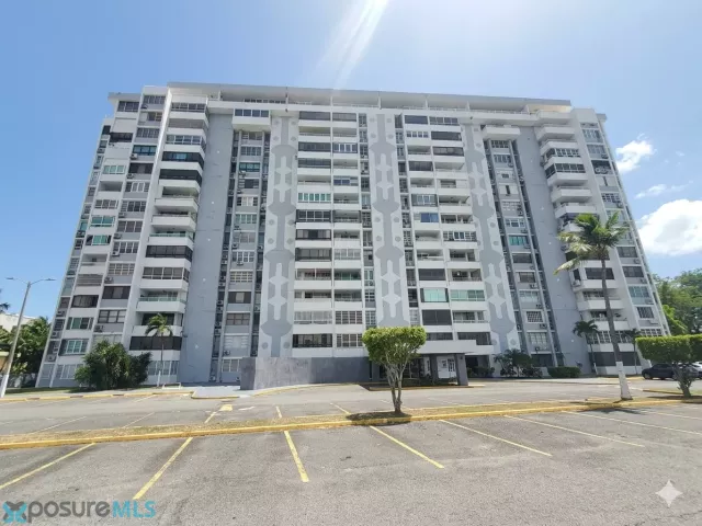 Condo Laguna Gardens venta en Carolina, PR