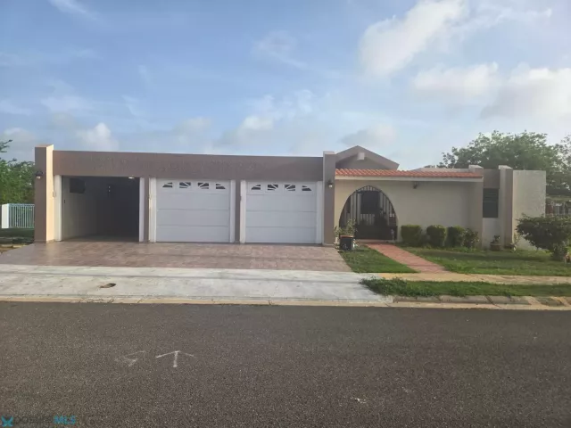 Urb. Villas De Espana en Isabela, PR