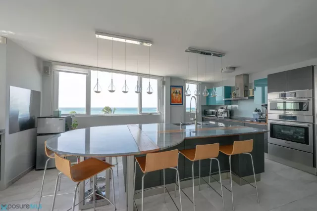 Condo PlayaBlanca Cond en Carolina, PR