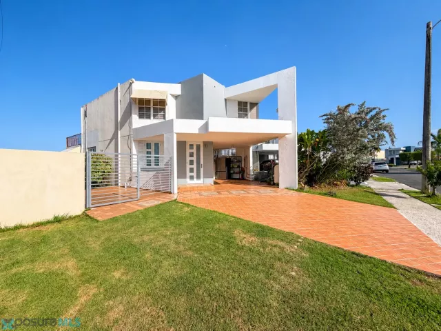 Urb. Mansion del Sol venta en Toa Baja, PR