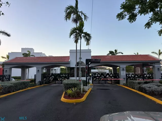 Condo Chalets De La Playa alquiler en Vega Baja, PR